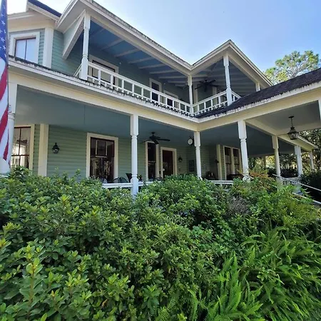 Southern Charm In The Camellia Rose Inn-3